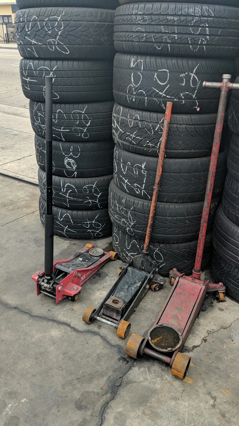 Guadalajara Tires & Auto Repair in Los Angeles